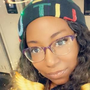 Meet your Posher, Brittnee